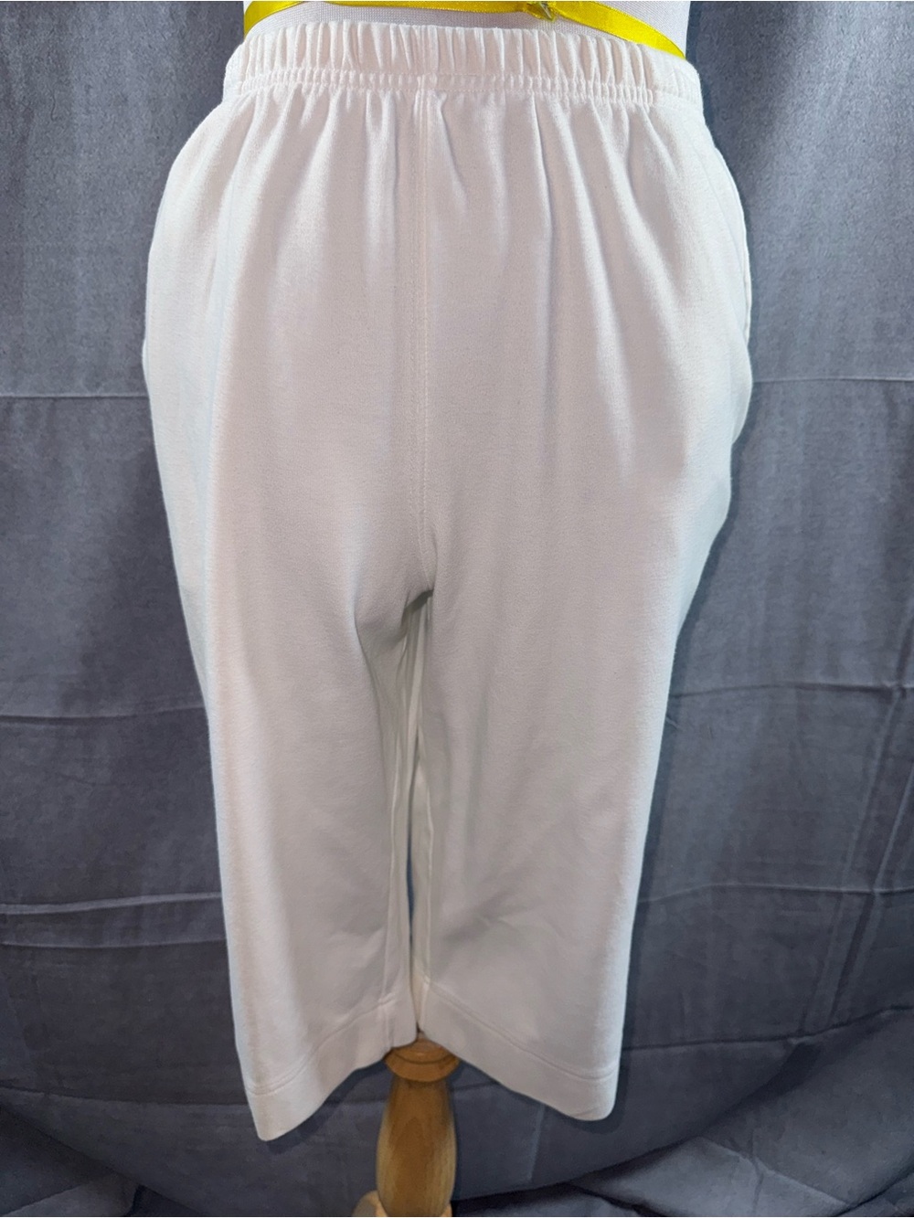 2718-Blair White Cropped Pull-On Pants